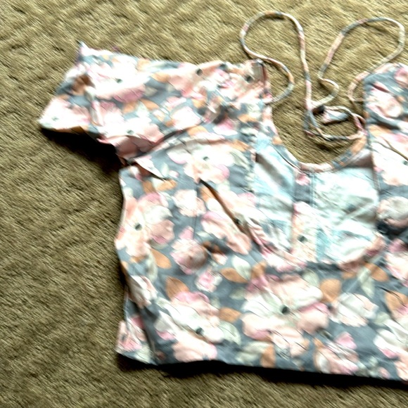 🌸 Beautiful design Top (blouse) 🌸 - Picture 5 of 7